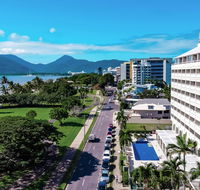 Holiday Inn Cairns Harbourside - Hobart Tourism