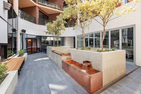 Amora Hotel Riverwalk Melbourne - Hobart Tourism 2