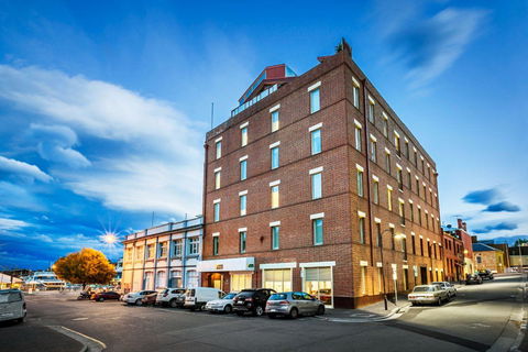 Quest Waterfront Serviced Apartments - Hobart Tourism 0