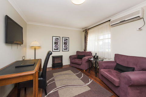 Soldiers Motel - Tourism TAS 18