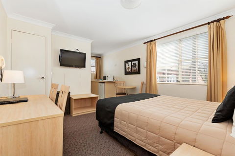 Soldiers Motel - Tourism TAS 29