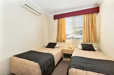 Soldiers Motel - Tourism TAS 28