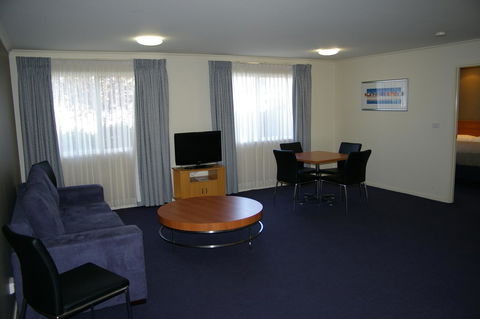 Ramada Encore Belconnen - Tourism TAS 18