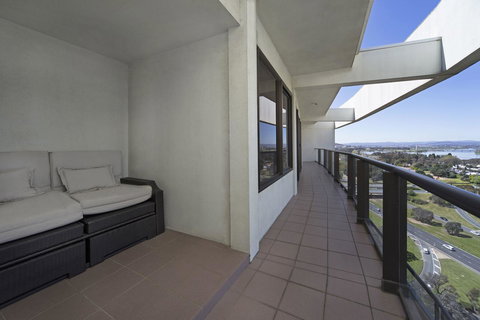 BreakFree Capital Tower Apartments - Tourism TAS 35