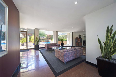 BreakFree Capital Tower Apartments - Tourism TAS 22