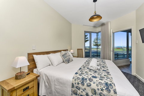 Bonnies Of Beachport - Tourism TAS 18