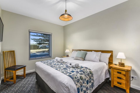 Bonnies Of Beachport - Tourism TAS 12