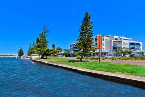 Lakeside Waterfront Apartment The Entrance - Tourism TAS 39