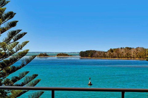 Lakeside Waterfront Apartment The Entrance - Tourism TAS 34