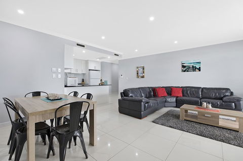 Lakeside Waterfront Apartment The Entrance - Tourism TAS 5