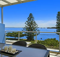Lakeside Waterfront Apartment 18 The Entrance - Hobart Tourism