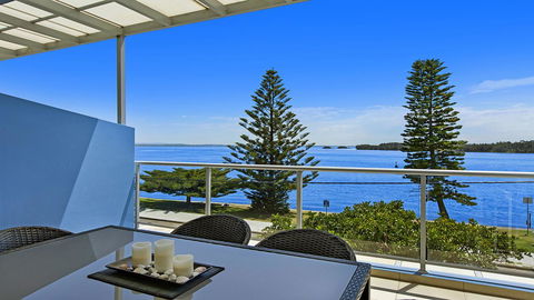 Lakeside Waterfront Apartment The Entrance - Tourism TAS 0