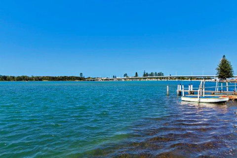 Lakeside Waterfront Apartment The Entrance - Tourism TAS 35