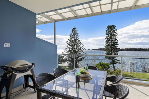 Lakeside Waterfront Apartment The Entrance - Tourism TAS 30