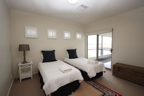 Wallaroo Marina Apartments - Tourism TAS 42