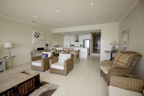 Wallaroo Marina Apartments - Tourism TAS 5