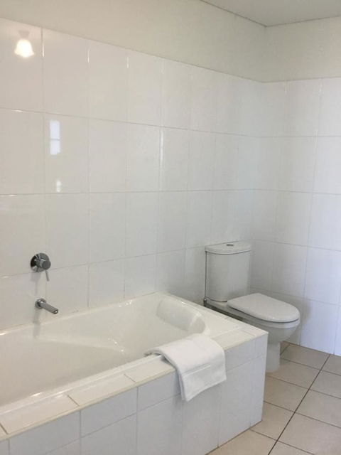Wallaroo Marina Waterfront Luxe Apartment - Tourism TAS 19