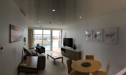 Wallaroo Marina Waterfront Luxe Apartment - Tourism TAS 1