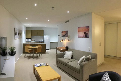 Wallaroo Marina Waterfront Luxe Apartment - Tourism TAS 2
