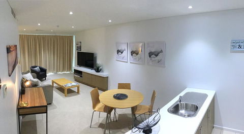 Wallaroo Marina Waterfront Luxe Apartment - Tourism TAS 4