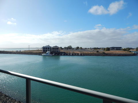 Wallaroo Marina Executive Apartments - Tourism TAS 18