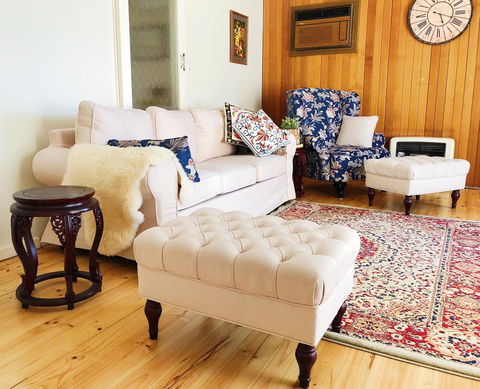 Beautiful Garden House - Hobart Tourism 0