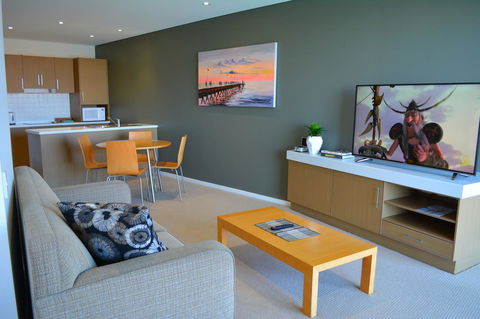 Wallaroo Marina Luxury Apartment - Tourism TAS 9