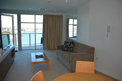 Wallaroo Marina Luxury Apartment - Tourism TAS 26