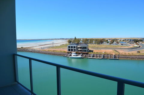 Wallaroo Marina Luxury Apartment - Tourism TAS 6