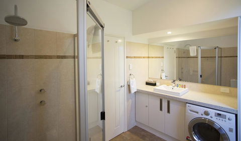 Barossa Pavilions & Glasshouse - Hobart Tourism 12