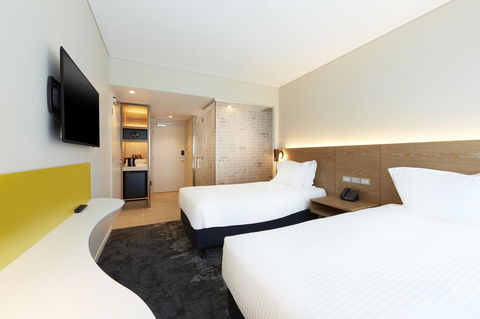 Holiday Inn Express Adelaide City Centre, An IHG Hotel - Hobart Tourism 5