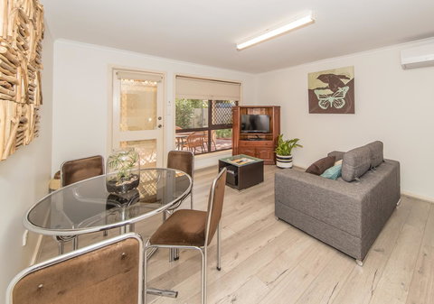 Tanunda\'s Magpie House - Hobart Tourism 13