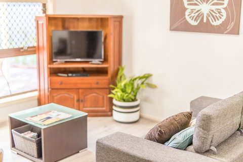 Tanunda\'s Magpie House - Hobart Tourism 14