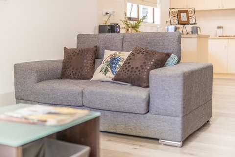 Tanunda\'s Magpie House - Hobart Tourism 0