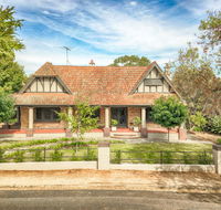 The Tudor House - Hobart Tourism