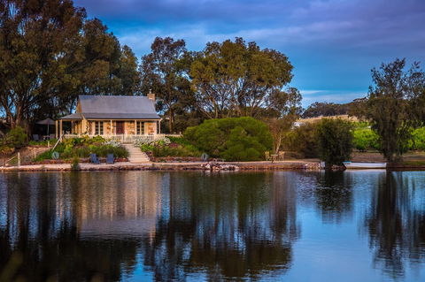 Stonewell Cottages And Vineyards - Hobart Tourism 0