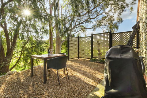 Stonewell Cottages And Vineyards - Hobart Tourism 17