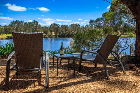 Stonewell Cottages And Vineyards - Hobart Tourism 5