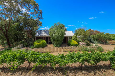 Stonewell Cottages And Vineyards - Hobart Tourism 15