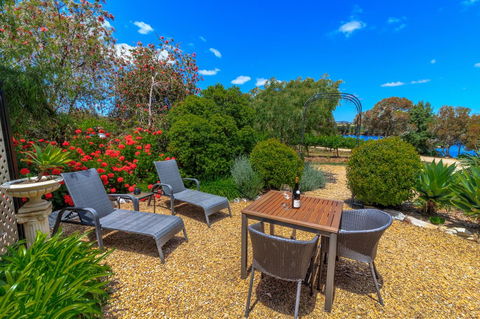 Stonewell Cottages And Vineyards - Hobart Tourism 9