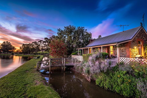 Stonewell Cottages And Vineyards - Hobart Tourism 39