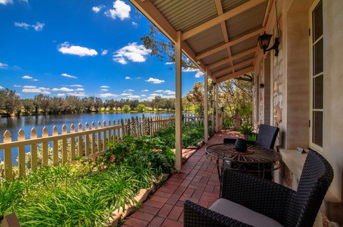Stonewell Cottages And Vineyards - Hobart Tourism 3