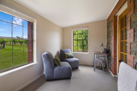 Stonewell Cottages And Vineyards - Hobart Tourism 20