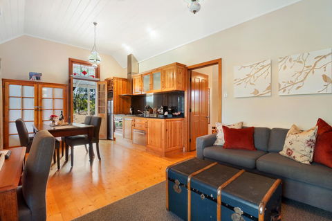 Stonewell Cottages And Vineyards - Hobart Tourism 44