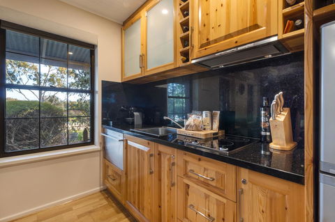 Stonewell Cottages And Vineyards - Hobart Tourism 37