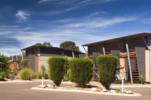 Majestic Oasis Apartments - Tourism TAS 7