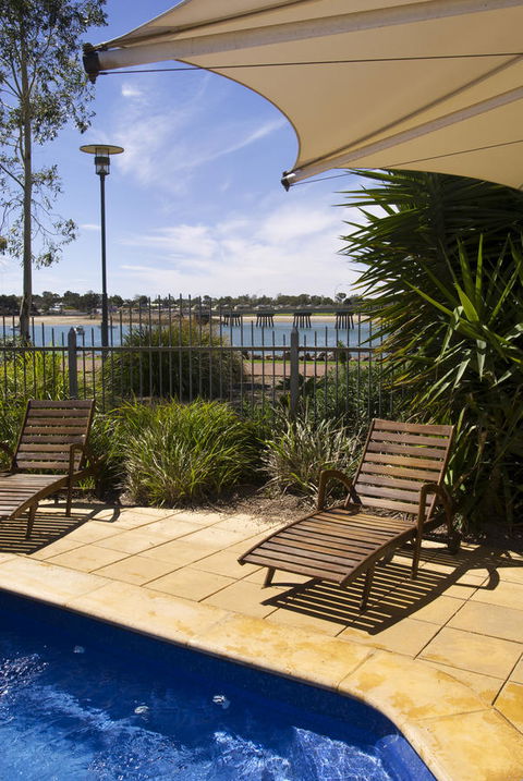 Majestic Oasis Apartments - Tourism TAS 13