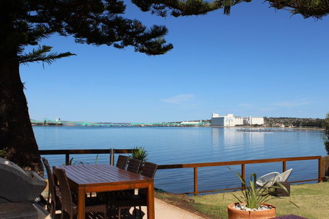 Bay 10 - Suites And Apartments - Tourism TAS 29
