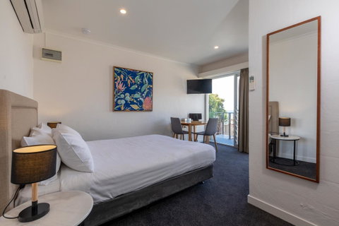 Bay 10 - Suites And Apartments - Tourism TAS 13