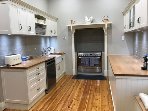 Ambrosia Holiday Home - Tourism TAS 8